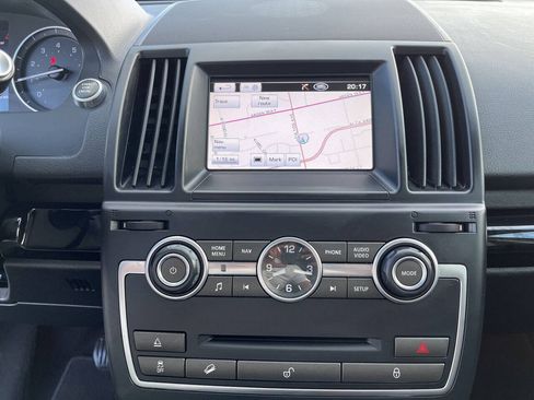 Used 2013 Land Rover LR2 HSE AWD/4WD image 19