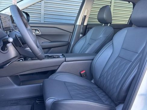 New 2026 Nissan Rogue Platinum w/ Platinum Premium Package image 6