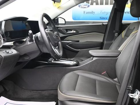 Used 2025 Chevrolet Trax ACTIV w/ Driver Confidence Package FWD image 11