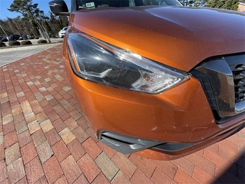 Used 2020 Nissan Kicks SR w/ SR Premium Package image 7