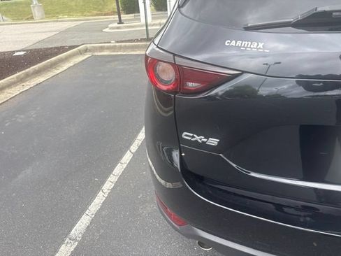 Used 2018 MAZDA CX-5 Touring w/ Preferred Equipment Package FWD image 5