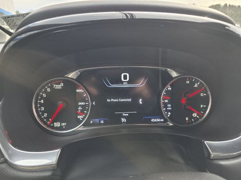 Used 2023 Chevrolet Traverse Premier image 15