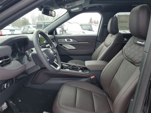 New 2026 Ford Explorer Platinum image 8