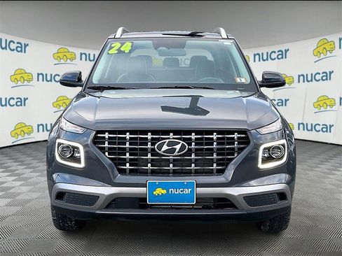 Used 2024 Hyundai Venue Limited image 2