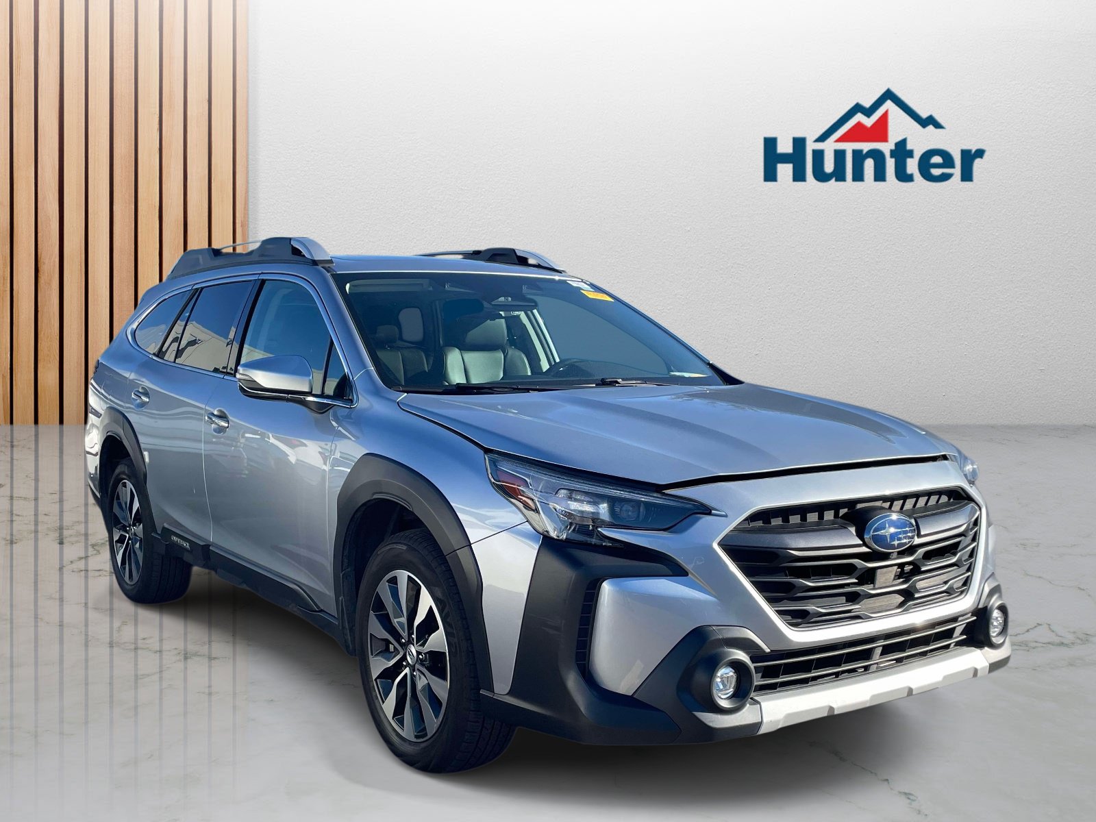 Used 2024 Subaru Outback Touring AWD/4WD image 1