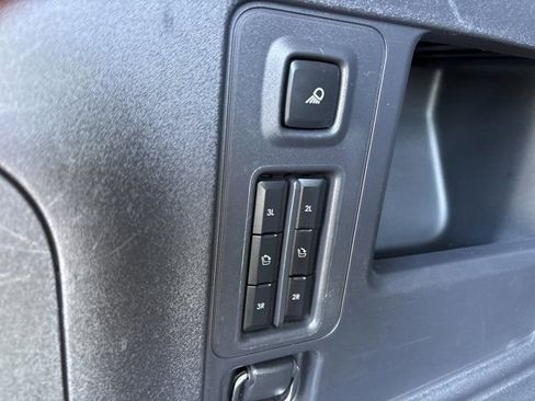 Used 2025 Lincoln Navigator Reserve AWD/4WD image 9