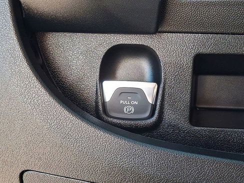 Used 2025 RAM ProMaster 2500 w/ Convenience Group image 26