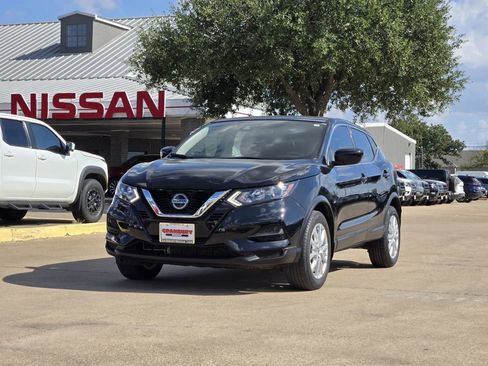Used 2022 Nissan Rogue Sport S FWD image 2