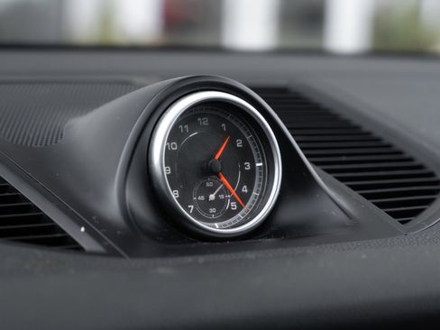 Used 2018 Porsche Macan S image 12