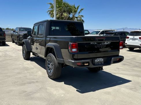 New 2026 Jeep Gladiator Sport AWD/4WD image 4
