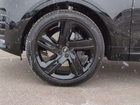 New 2026 Land Rover Discovery Limited Edition image 13