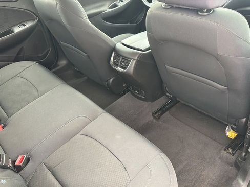 Used 2017 Chevrolet Malibu LT FWD image 65