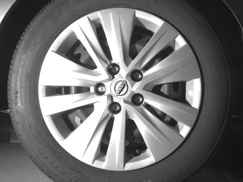 Used 2025 Nissan Sentra S image 12