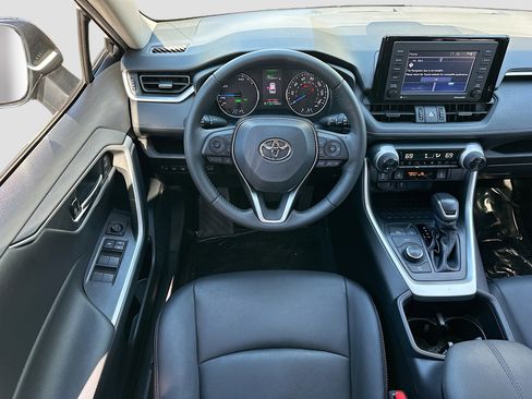 Used 2022 Toyota RAV4 XLE Premium image 22