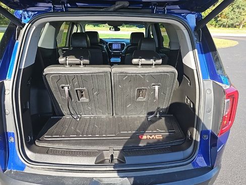 Used 2023 GMC Acadia SLT w/ Elevation Edition image 27