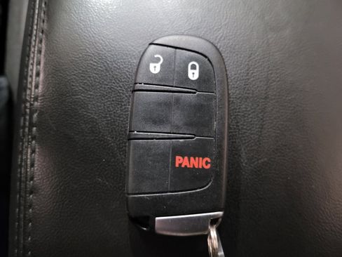 Used 2021 Jeep Grand Cherokee Laredo AWD/4WD image 32