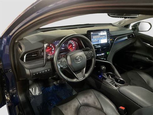 Used 2024 Toyota Camry image 9