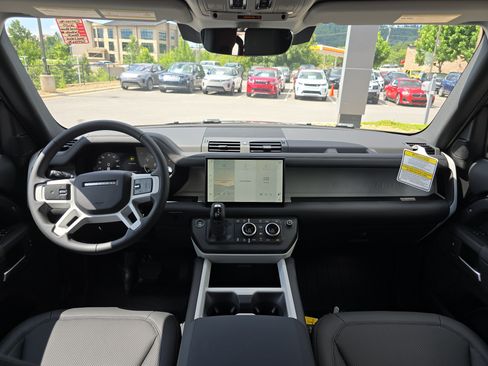 Certified 2025 Land Rover Defender 110 S AWD/4WD image 18