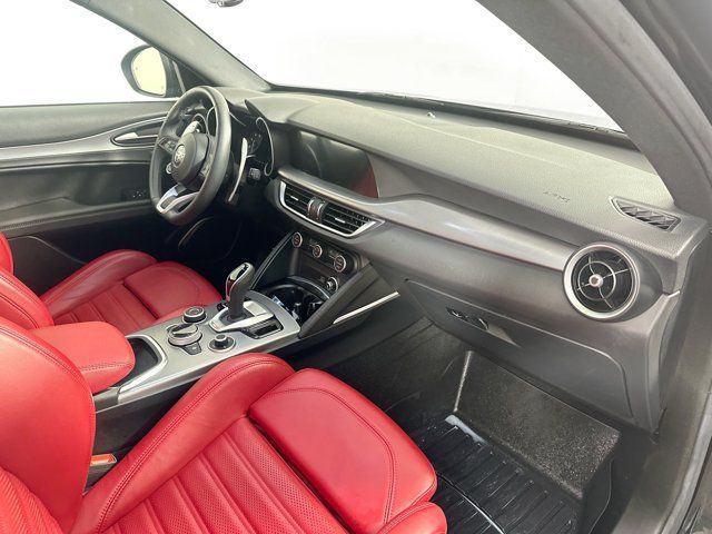Used 2023 Alfa Romeo Stelvio Veloce AWD/4WD image 31