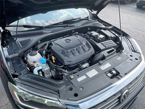 Used 2020 Volkswagen Passat 2.0T R-Line image 29