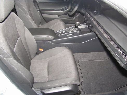 Certified 2025 Honda Accord SE image 17