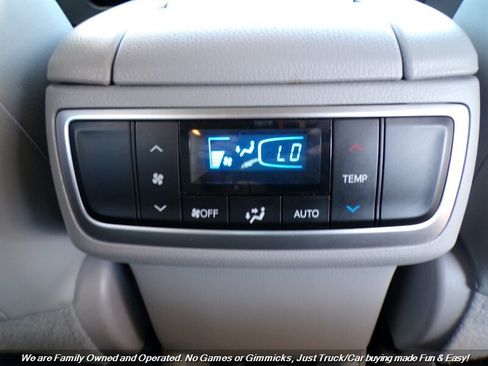 Used 2018 Toyota Highlander Limited FWD image 35