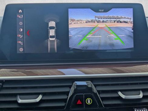 Used 2019 BMW 530i xDrive w/ Executive Package image 15