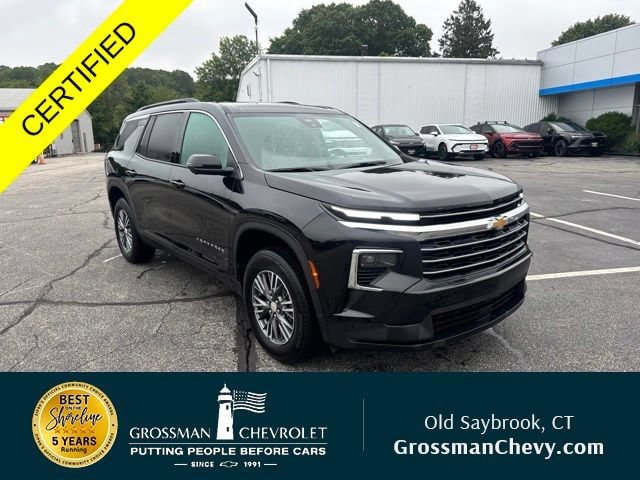 Used 2026 Chevrolet Traverse LT w/ Driver Confidence Package FWD image 1