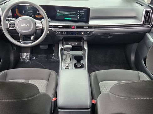 New 2025 Kia Sorento LX FWD image 7