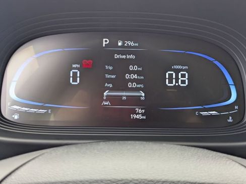 Used 2025 Hyundai Venue Limited FWD image 17