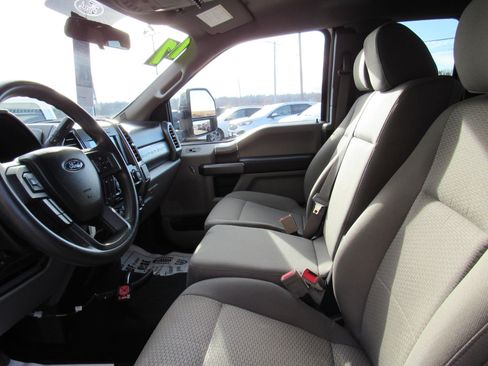 Used 2017 Ford F250 XLT w/ XLT Premium Package image 27