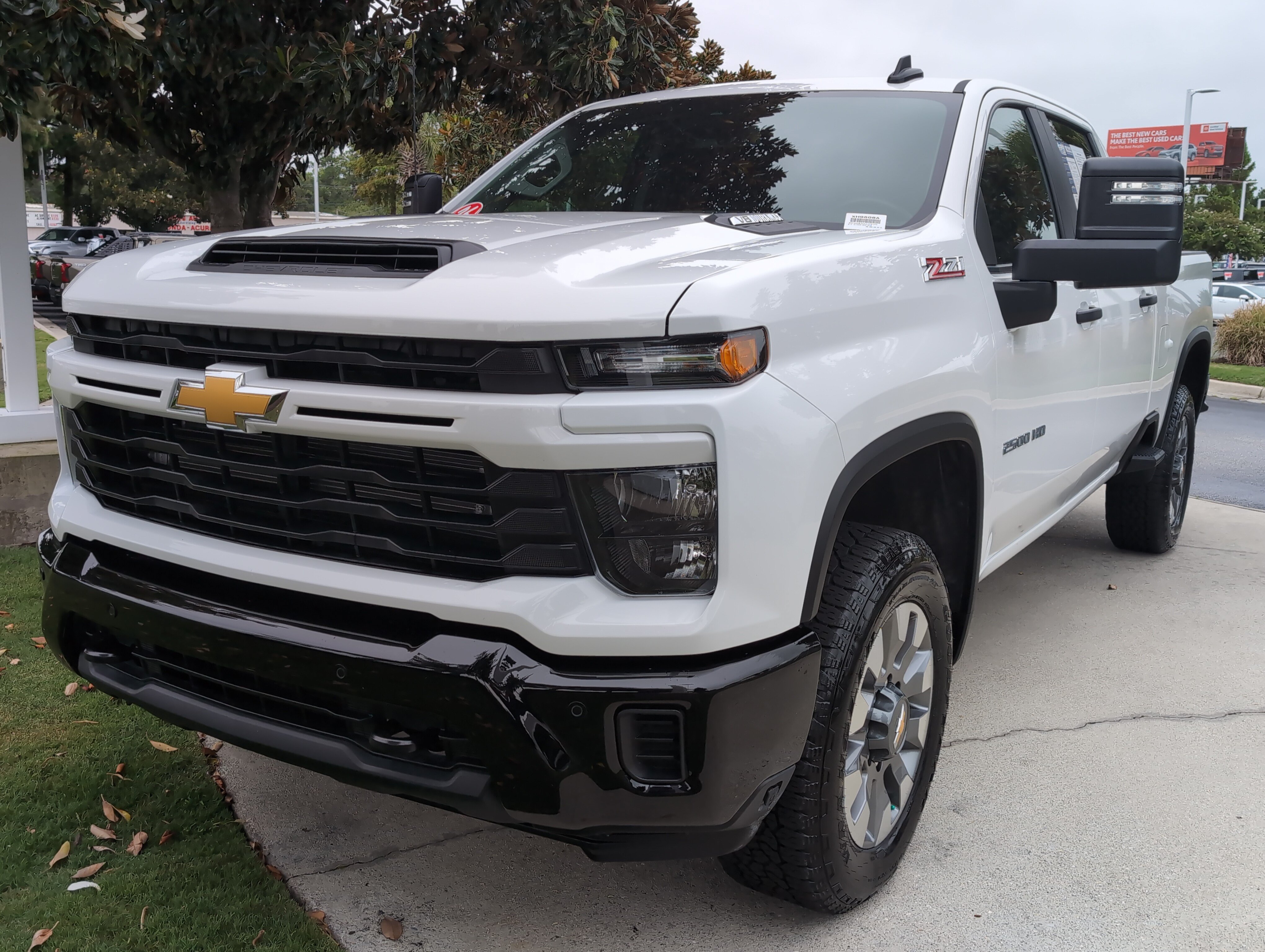 Used 2026 Chevrolet Silverado 2500 Custom w/ Custom Value Package AWD/4WD image 5