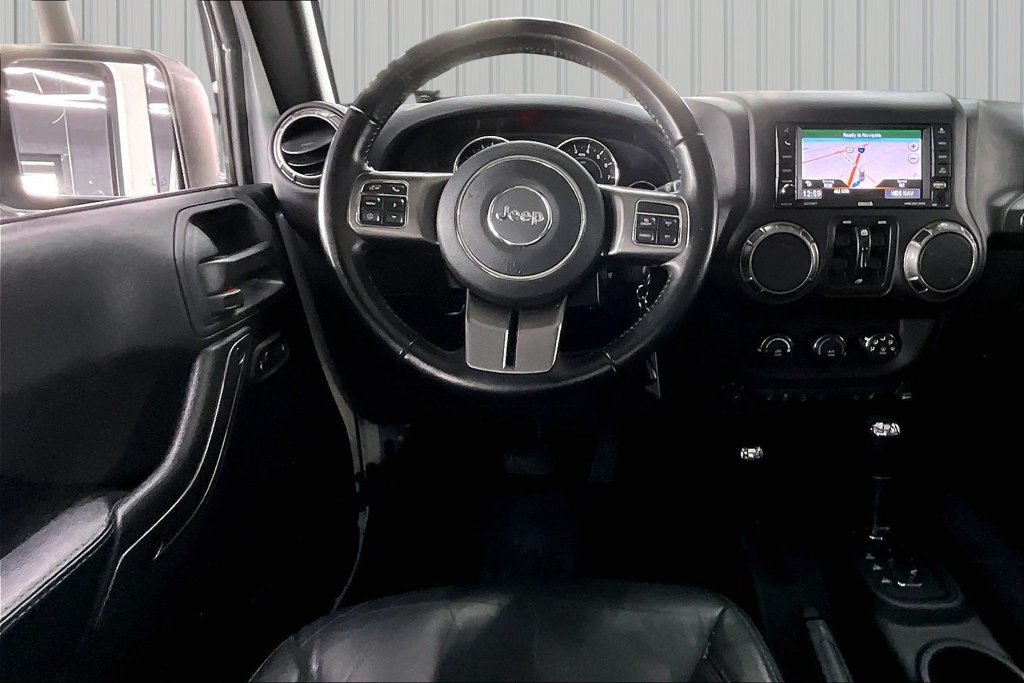 Used 2018 Jeep Wrangler Unlimited Sahara AWD/4WD image 9