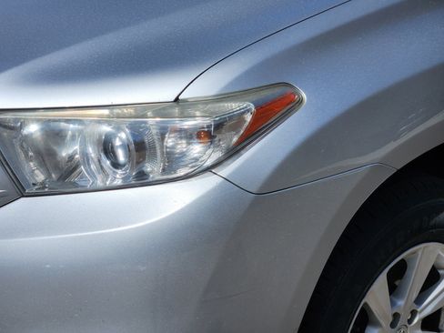 Used 2013 Toyota Highlander Plus image 7