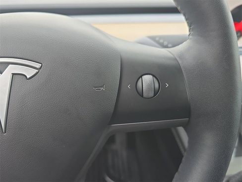 Used 2022 Tesla Model 3 image 18