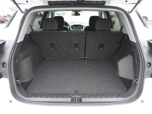 Used 2022 GMC Terrain SLE image 21