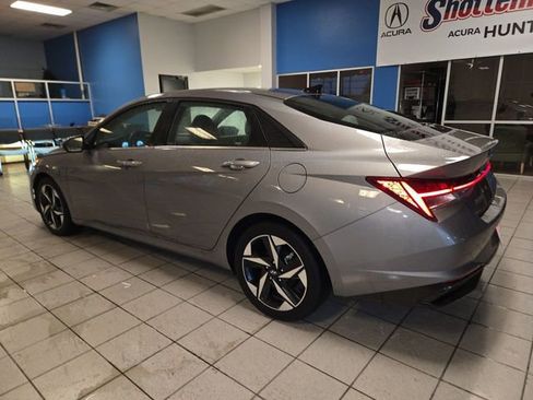 Used 2023 Hyundai Elantra Limited w/ Cargo Package image 6