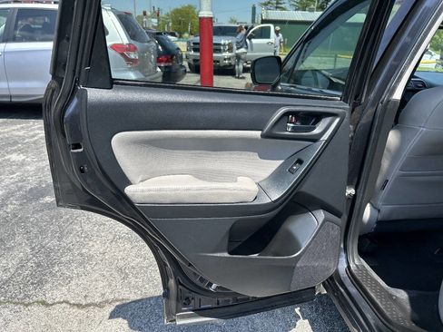 Used 2015 Subaru Forester 2.5i Limited AWD/4WD image 13