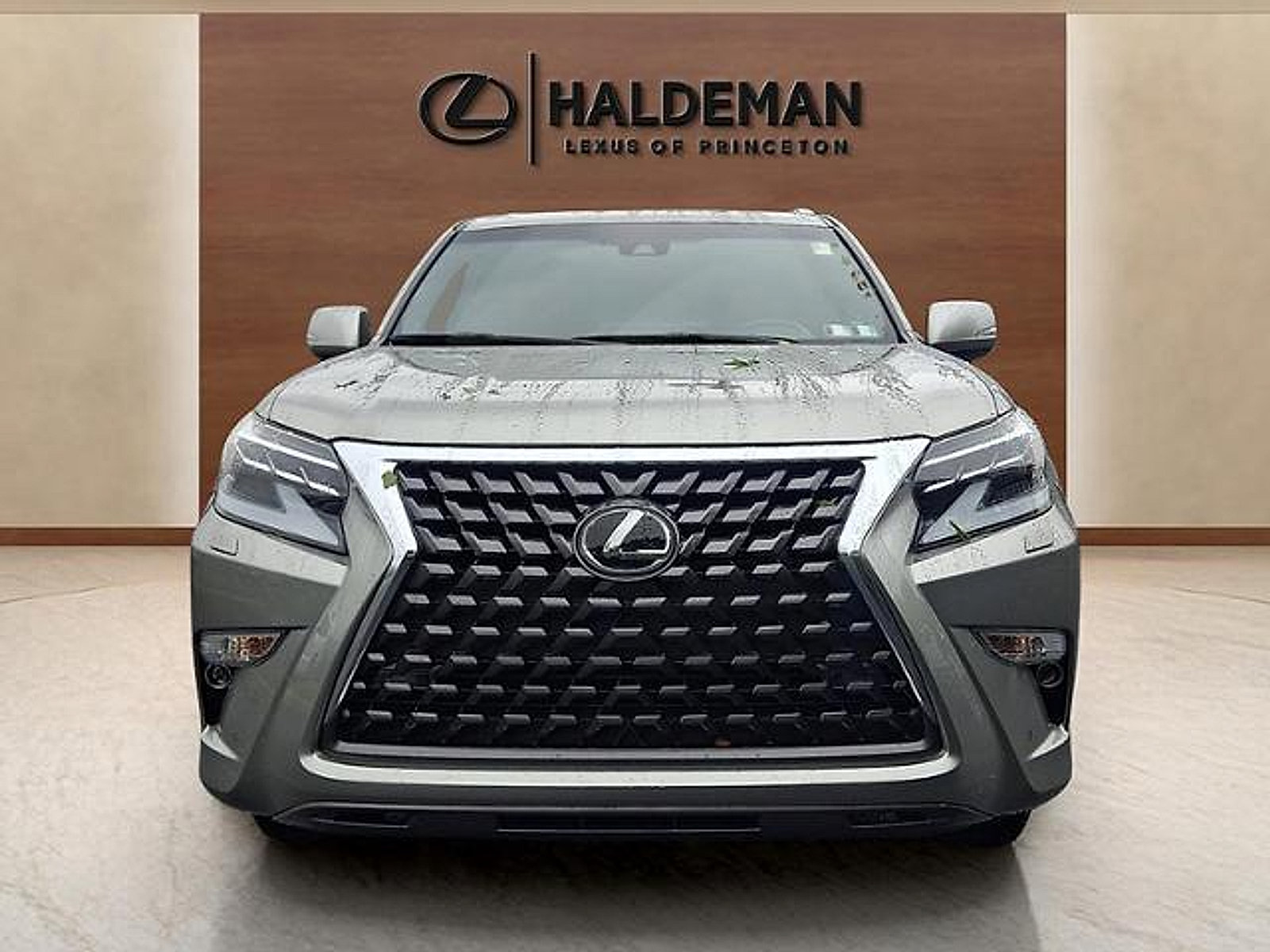 Used 2022 Lexus GX 460 Premium w/ Premium Plus Package AWD/4WD image 2