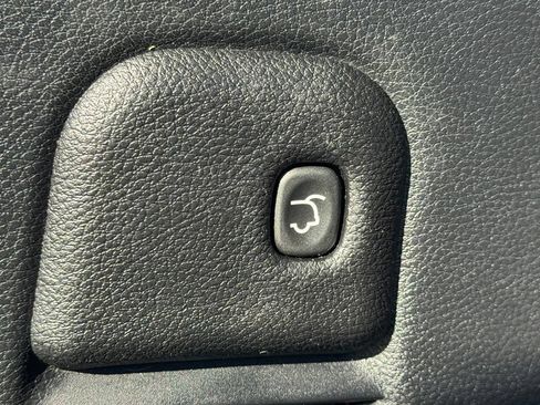 Used 2017 Jeep Grand Cherokee Overland w/ Jeep Active Safety Group AWD/4WD image 30