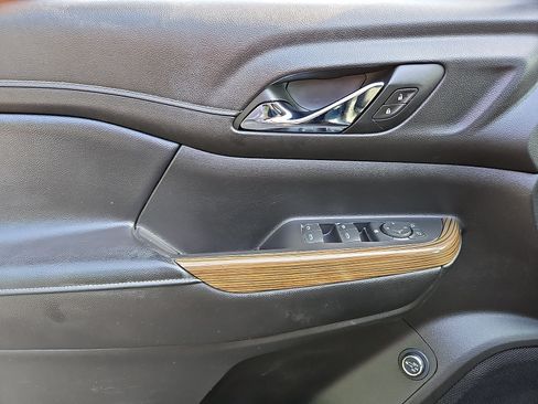 Used 2019 GMC Acadia SLE w/ Driver Alert Package I AWD/4WD image 12
