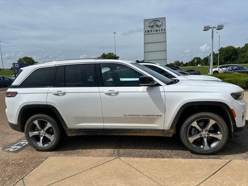 Used 2022 Jeep Grand Cherokee Limited 4xe AWD/4WD image 4