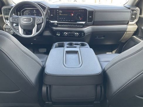 Used 2024 GMC Sierra 1500 SLT image 15