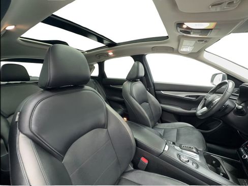 Used 2023 INFINITI QX50 Luxe FWD image 30