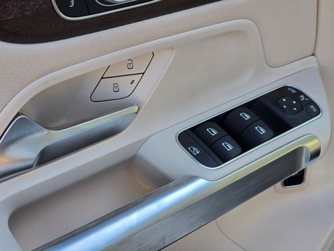Used 2020 Mercedes-Benz GLB 250 4MATIC image 37