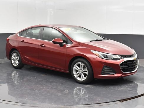 Used 2019 Chevrolet Cruze LT FWD image 10