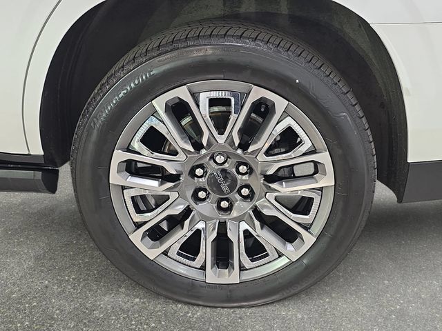 Used 2025 GMC Yukon Denali Ultimate AWD/4WD image 31