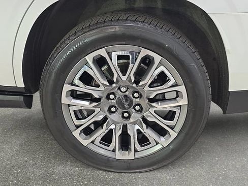 Used 2025 GMC Yukon Denali Ultimate AWD/4WD image 31