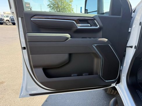 New 2026 GMC Sierra 2500 SLE AWD/4WD image 12