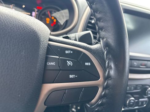 Used 2018 Jeep Cherokee Latitude image 28